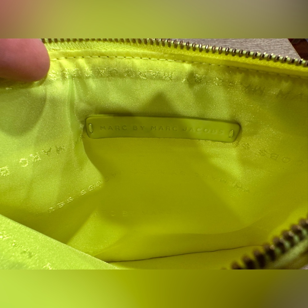 NWT Marc by Marc Jacobs Yellow purse 15cm x 20cm - Picture 3 of 5